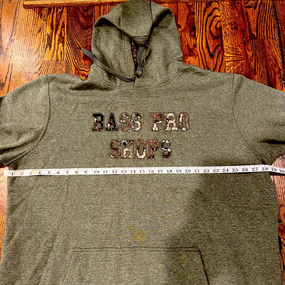 BASS PRO SHOP sweatshirt XXL.  PERFECT CONDITION
